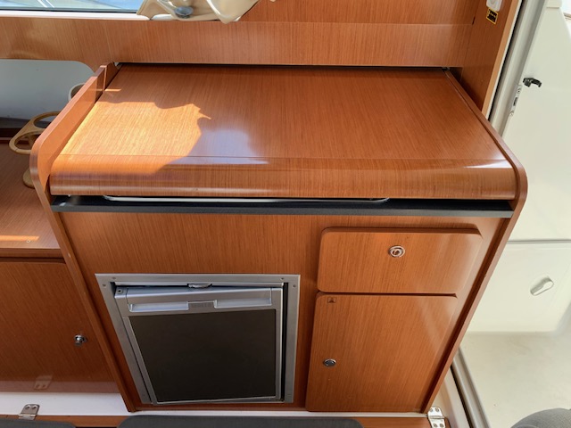 slider 6 Beneteau Antares 8